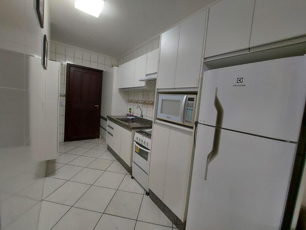 Apartamento 12 - Bombinhas - 200 Metros Da Praia Екстер'єр фото