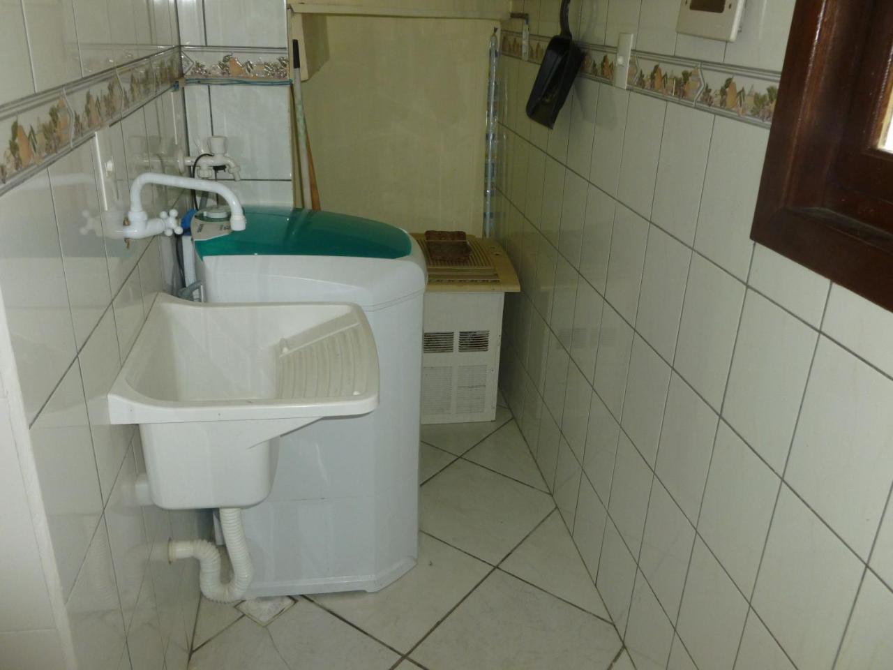 Apartamento 12 - Bombinhas - 200 Metros Da Praia Екстер'єр фото