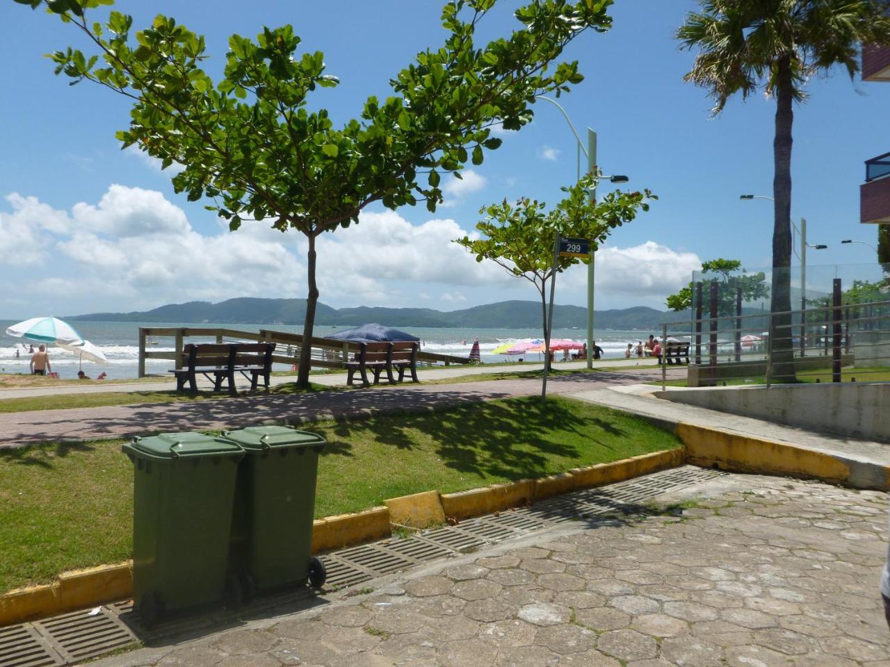 Apartamento 12 - Bombinhas - 200 Metros Da Praia Екстер'єр фото