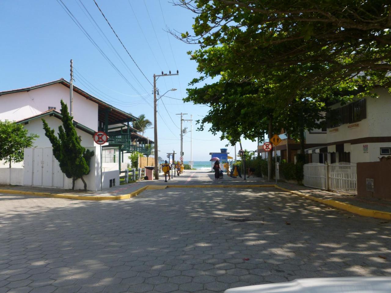 Apartamento 12 - Bombinhas - 200 Metros Da Praia Екстер'єр фото